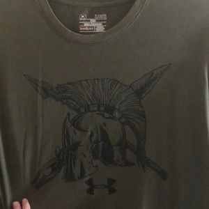 Men’s Green Under Armour heat gear T-shirt